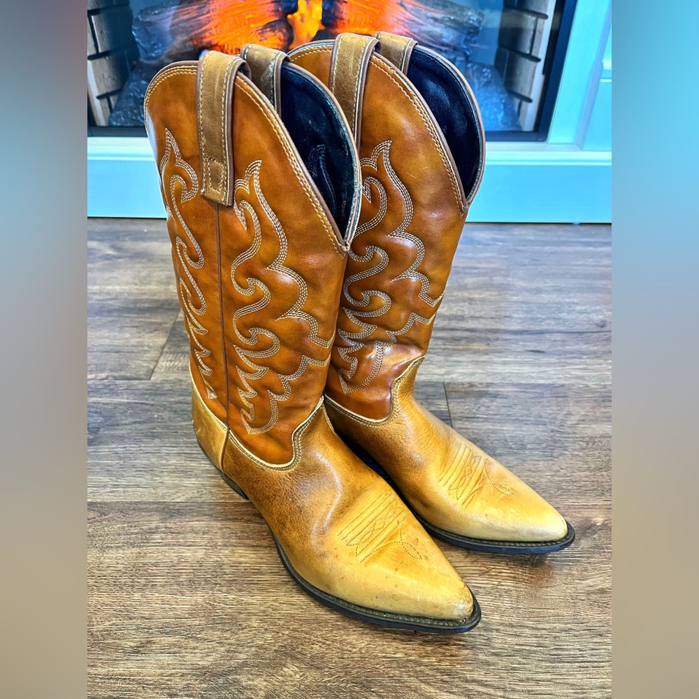 Tan Western Heeled Boots